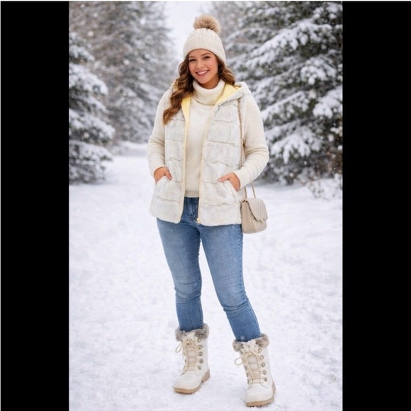 MAURICES Grey and Yellow Reversible Hooded Puffer Vest - Picture 2 of 7